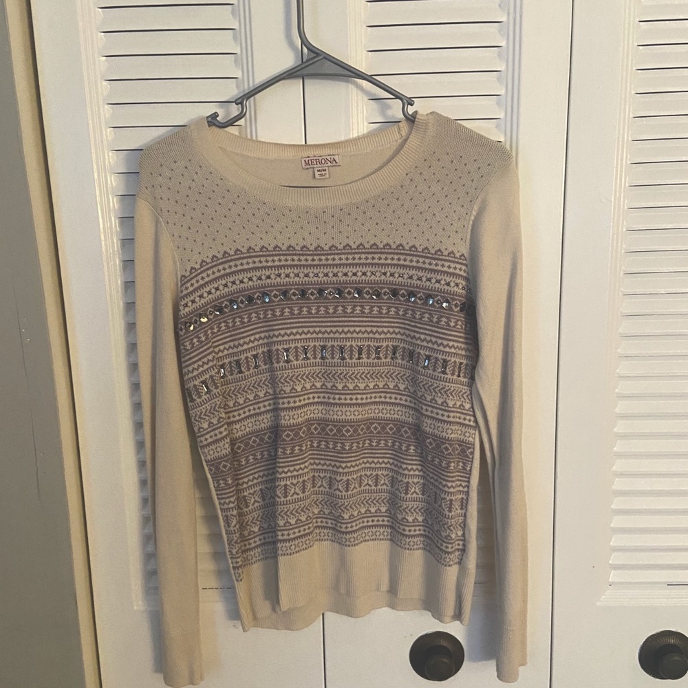 DISCOUNTED SHIPPING ☺️ 🚢 Off white/ beige  sweater